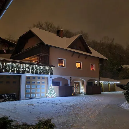 Apartmaji Mezan Lejlighed *