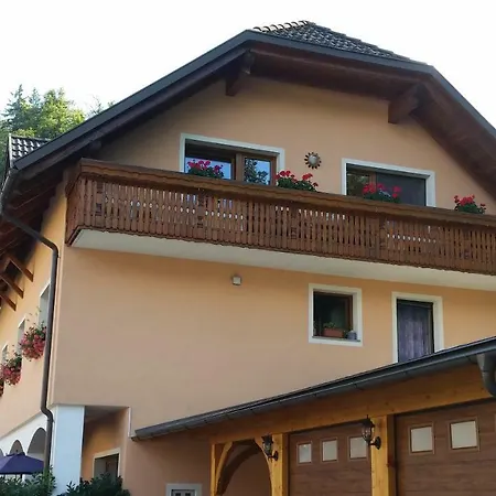 아파트 Apartmaji Mezan *