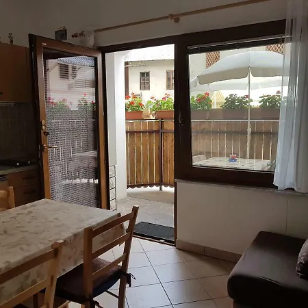 아파트 Apartmaji Mezan *