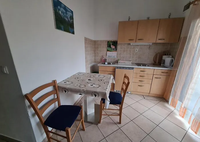 Apartmaji Mezan 公寓