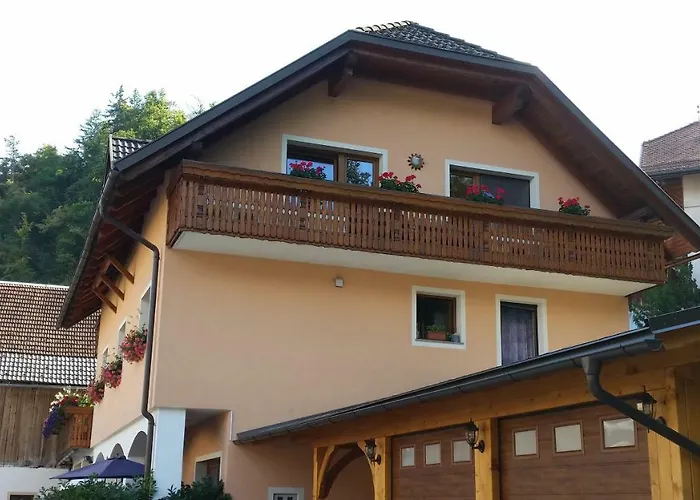 公寓 Apartmaji Mezan *