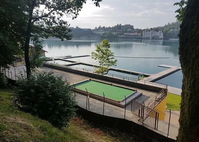 Apartmaji Mezan 公寓