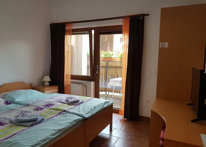 Apartmaji Mezan * 布莱德