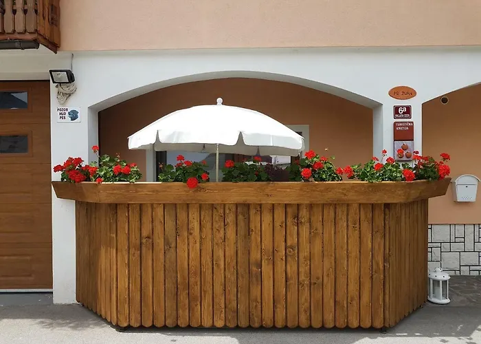 Apartmaji Mezan 公寓 *