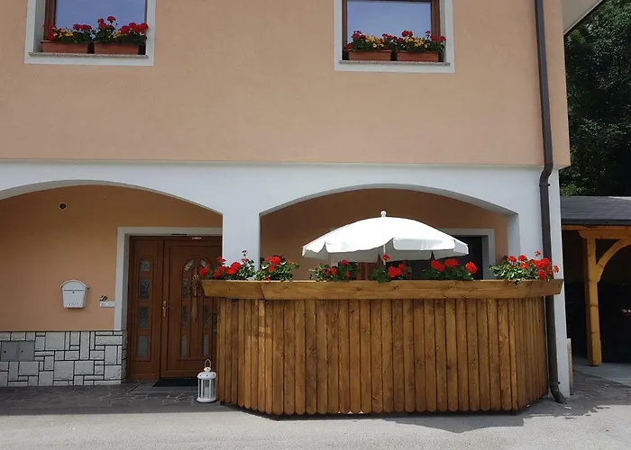 Apartmaji Mezan 公寓